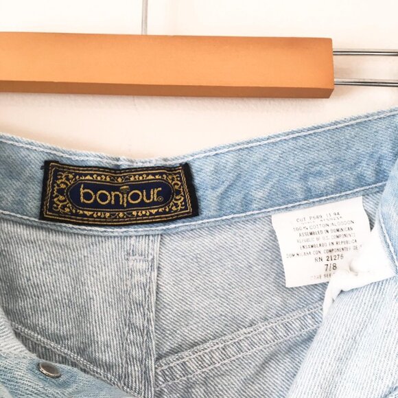 Vintage Bonjour High Waisted Light Wash Denim Shorts - Picture 4 of 4